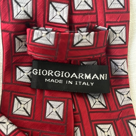 VINTAGE Giorgio Armani Silk Tie - Picture 3 of 5